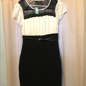 🤩 3/$10 MAURICES NWT 5/6 dress with belt